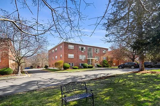 1105 Lexington St #8-4