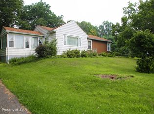 3 Oak Dr, Mountain Top, PA 18707