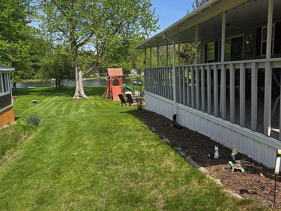 4th image of 5/420 Woodhaven Dr E