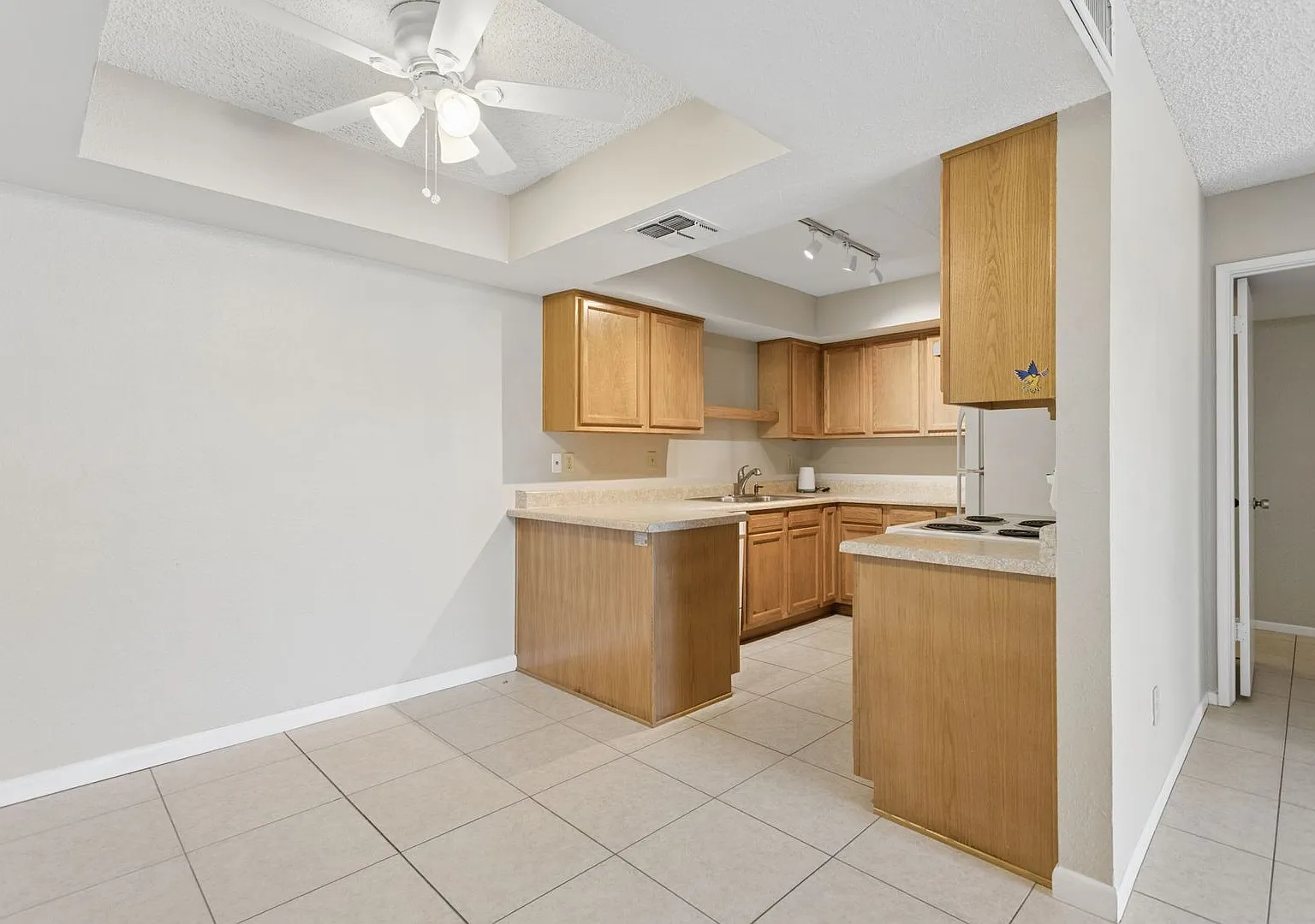 Paradise Village Pkwy 4444 E #129 — Photo 3