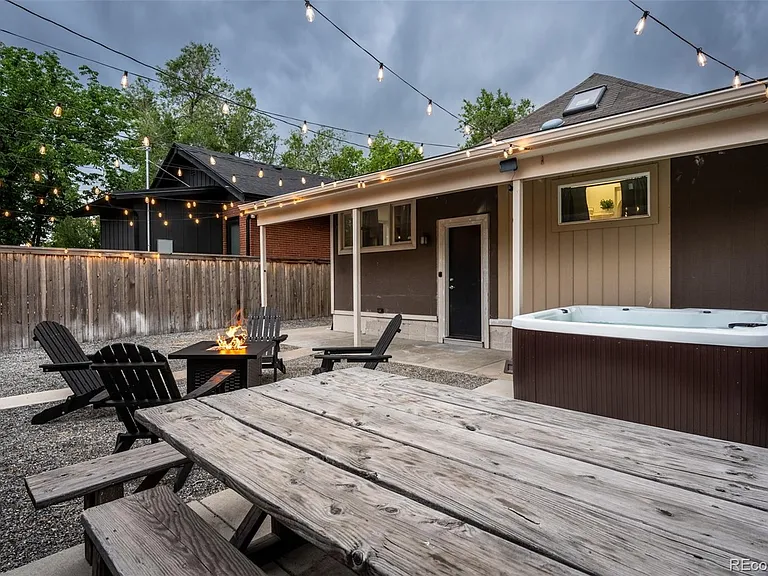1246 S Clarkson St — Photo 30