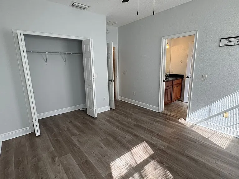 1455 Catherine St — Photo 19