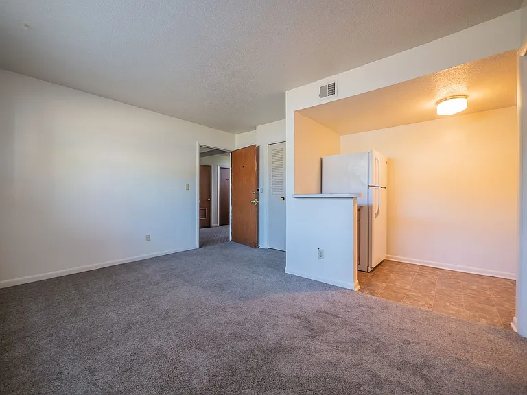Campus View Apartments — Photo 6