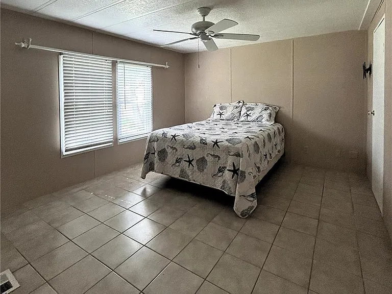 130 Grassy Key Ln #37 — Photo 11