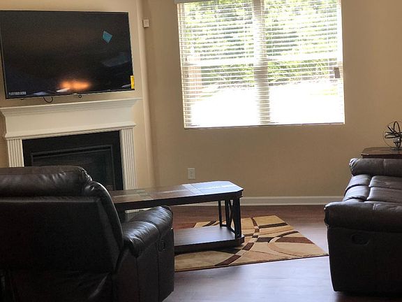5th image of 108 Hayes Park Dr