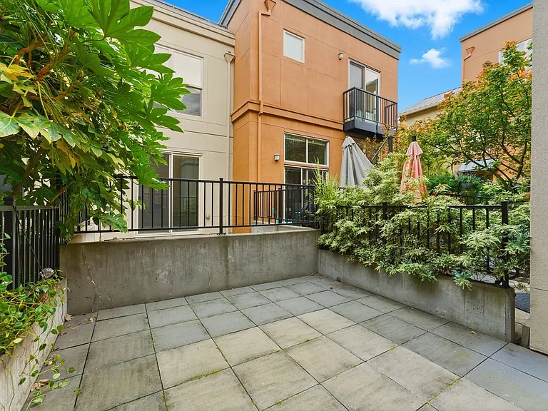 6273 NE Carillion Dr #103 — Photo 9