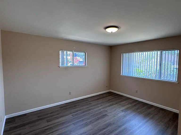 914 La Fiesta Way — Photo 12