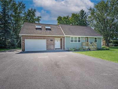 7322 Akron Rd, Lockport, NY, 14094