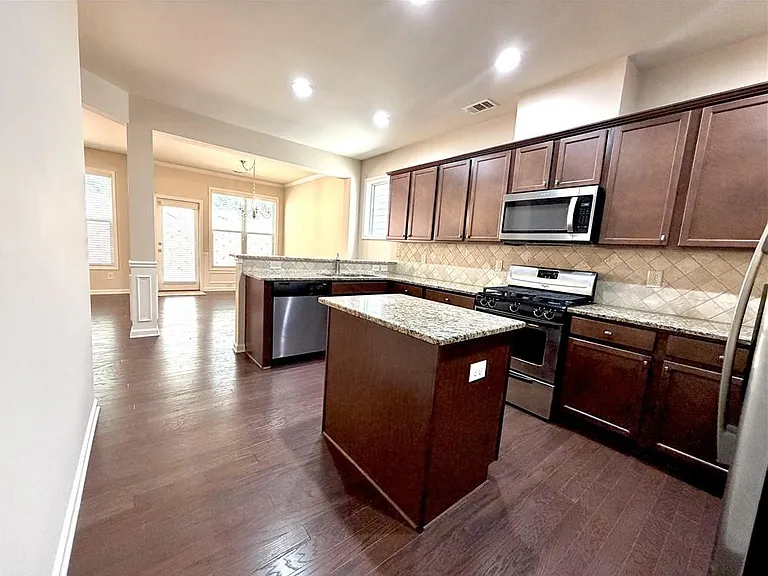 6215 Crested Moss Dr — Photo 11