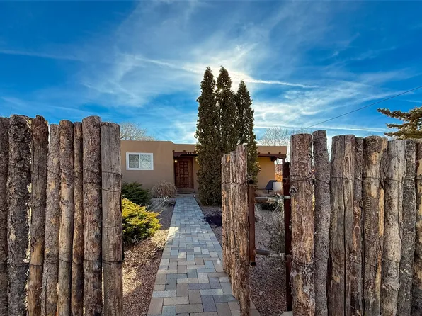 222 E Houghton St, Santa Fe, NM 87505