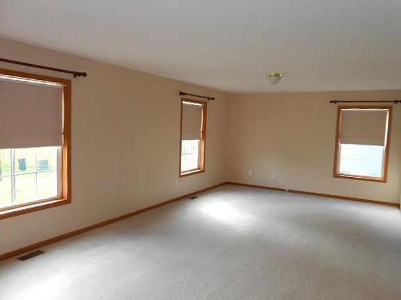 3rd image of 212 Genson Dr