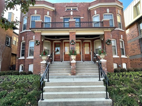 3045-51 N Oakland Ave #23