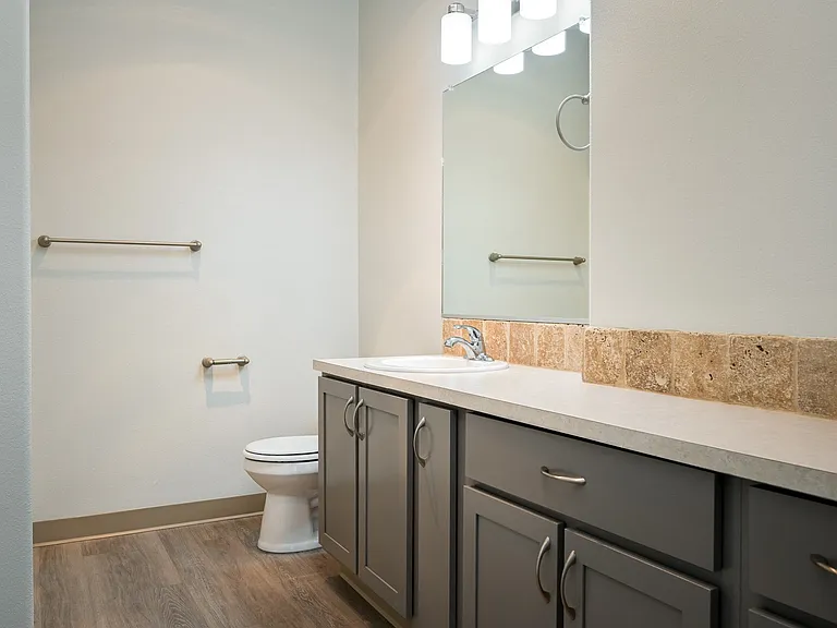 Leverich | Bathroom