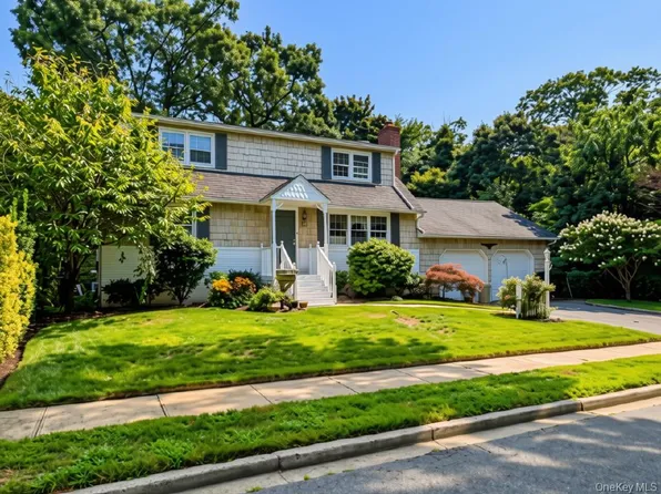 2 Rhode Island Avenue, Massapequa, NY 11758