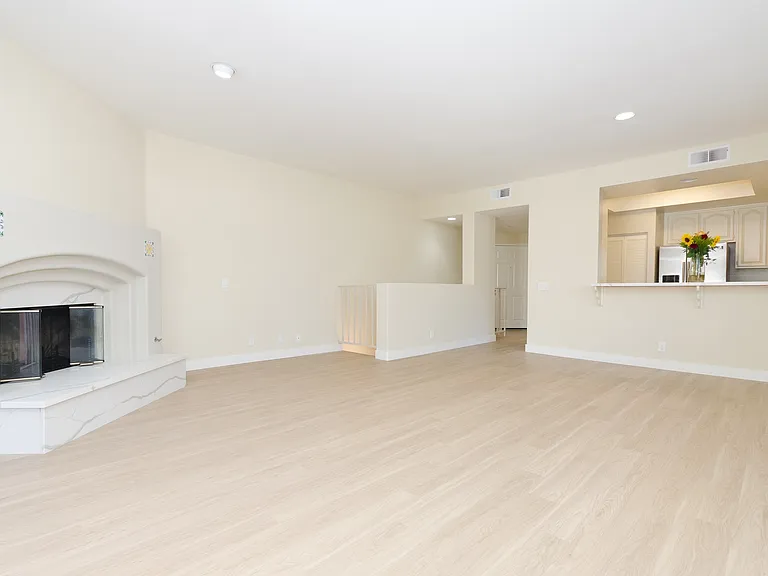 1230 Wellesley Ave #205 — Photo 2