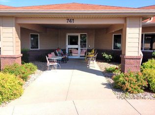 741 Streeter Dr #8, North Sioux City, SD 57049