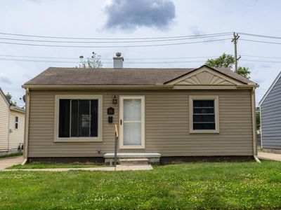 5932 Katherine St, Taylor, MI, 48180