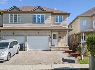 206 Buttercup Ct, Waterloo, ON N2V 2W8