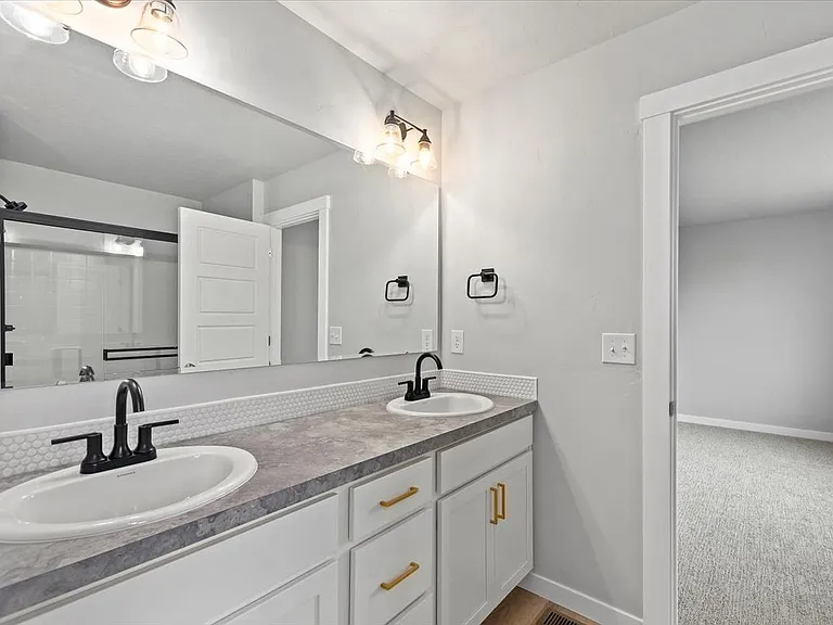 2741 E Jasmine St — Photo 19