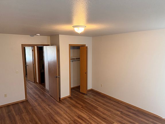 4th image of 1449 Highland Rd