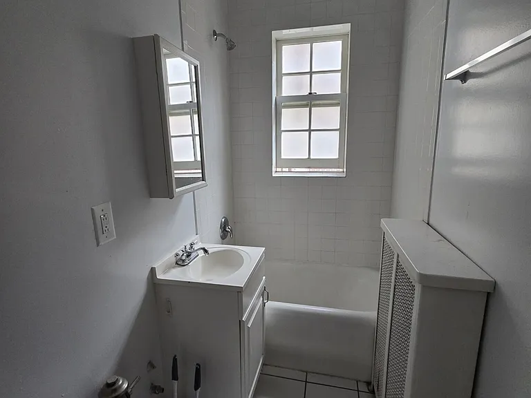 1111 Lake St #3 — Photo 4