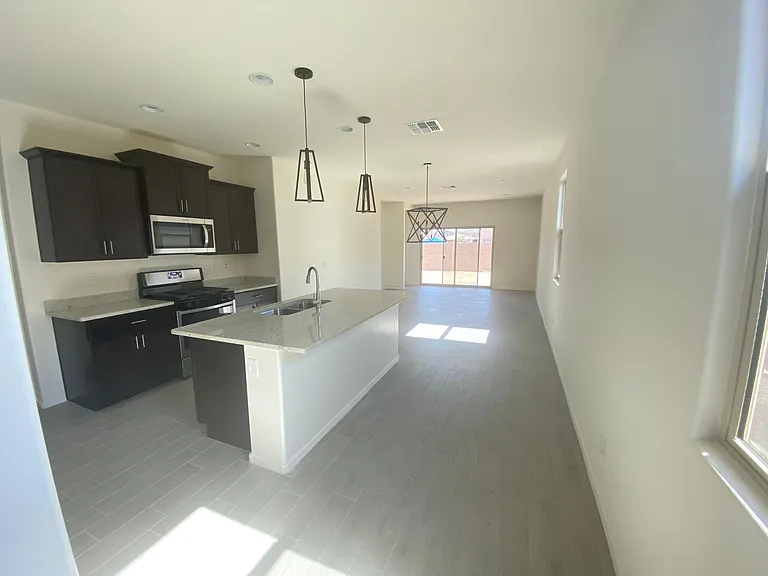 10731 W Dickerson Dr — Photo 7