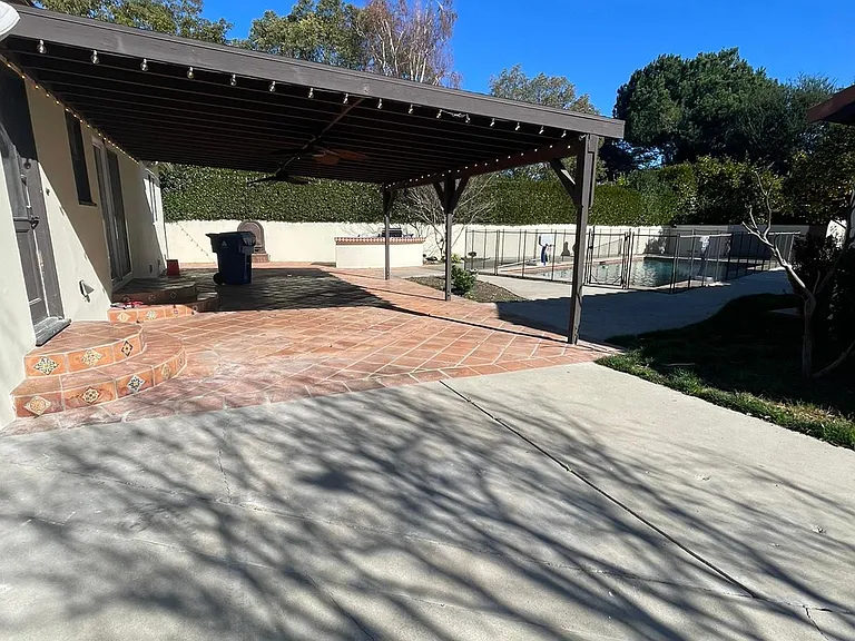 5668 Jumilla Ave — Photo 11