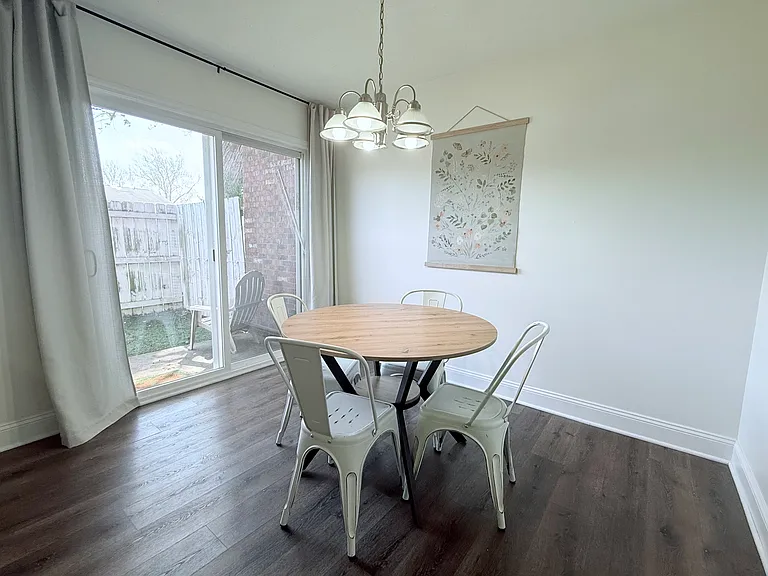 4848 Westport Rd — Photo 3