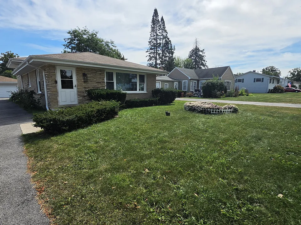777 N Van Auken St