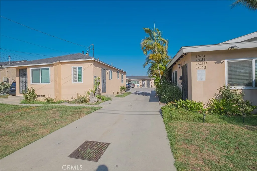 2 bed, 4507 sqft, $2,395 — Photo 1