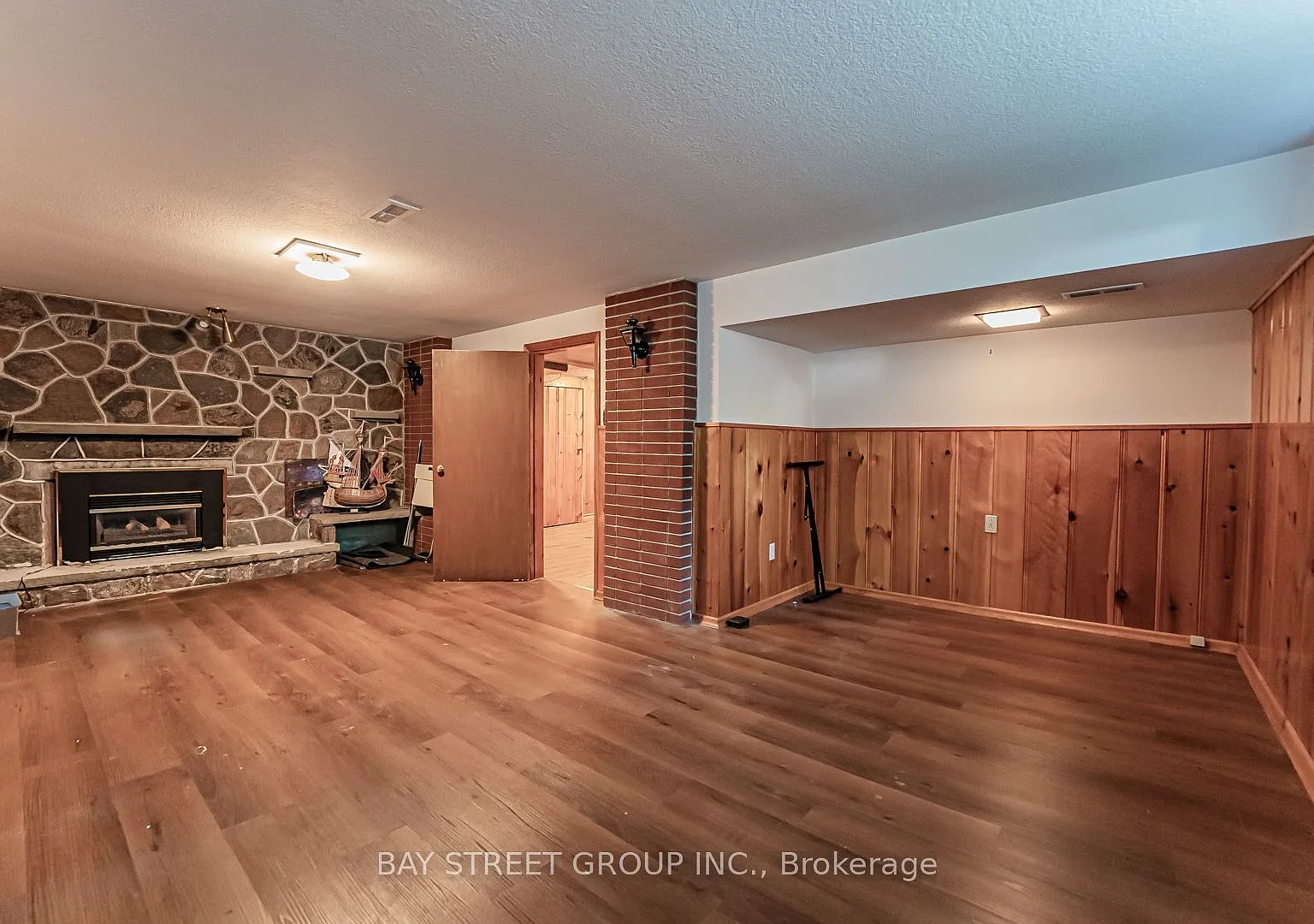 2 bed, $1,400 — Photo 3