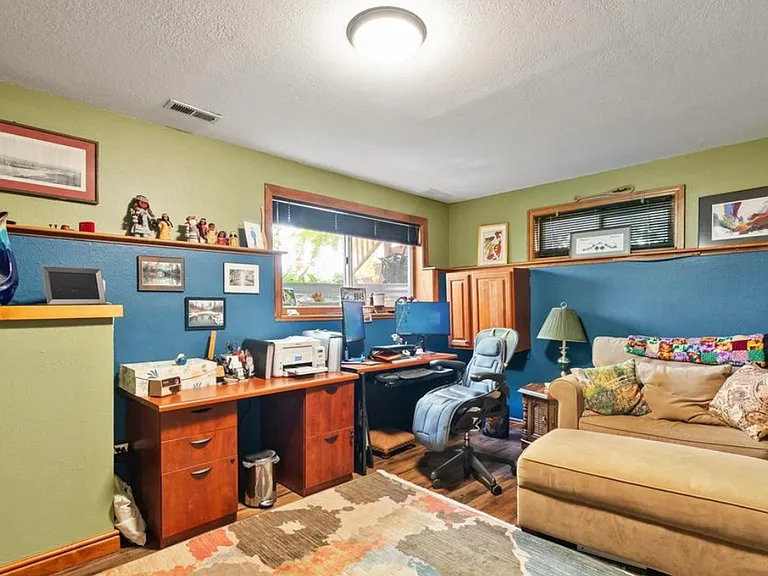 510 Pine Ave — Photo 22