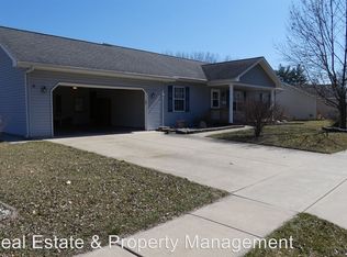 1708 Parish Ave, Pekin, IL 61554