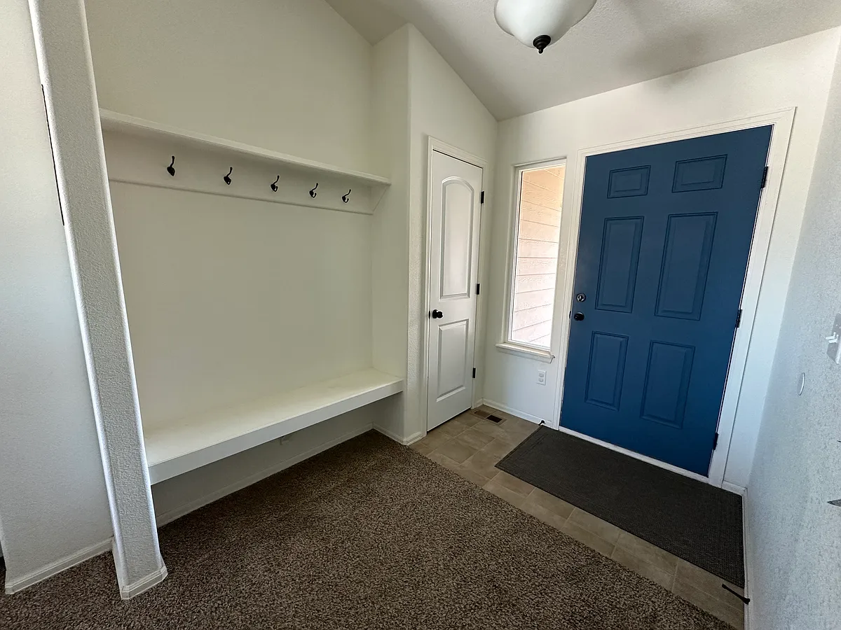 Entry - 8613 13th St