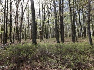 177 Lake View Cir, Hawley, PA 18428