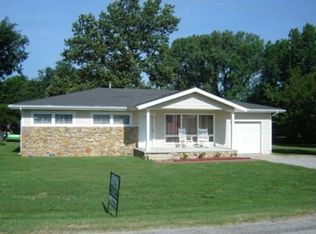 2415 N 8th St, Independence, KS 67301