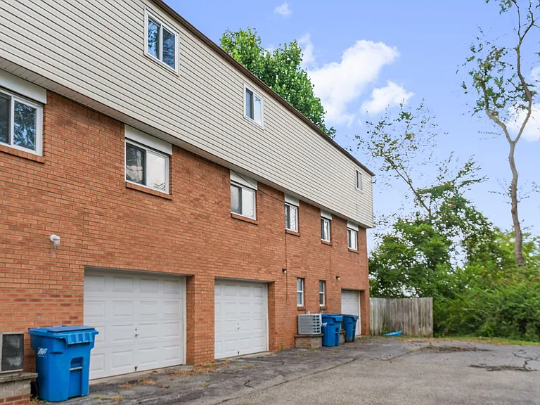 Baldwin Cathell Townhouses — Photo 55