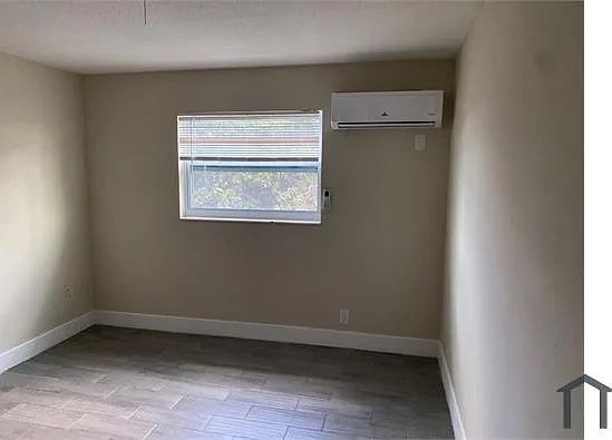 1250 E Sample Rd #211 — Photo 5
