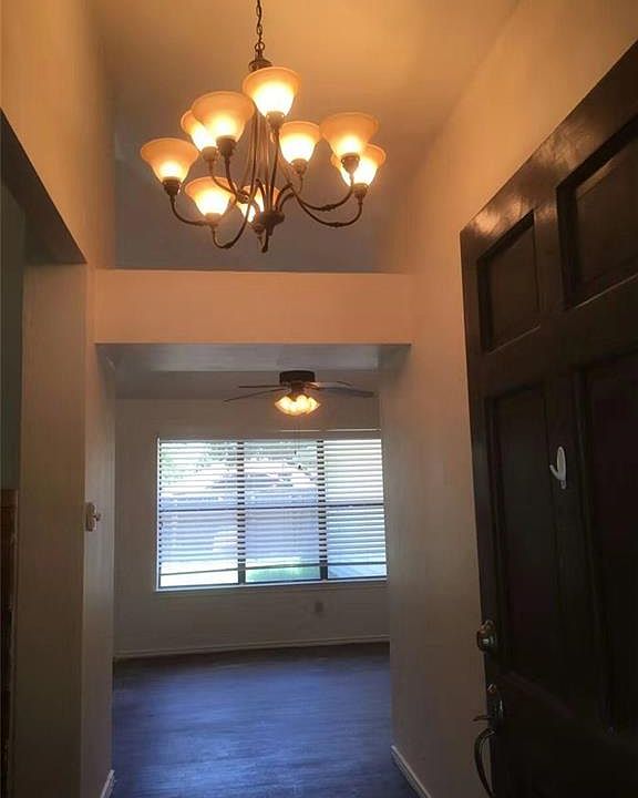 2nd image of 1524 Mayflower Dr