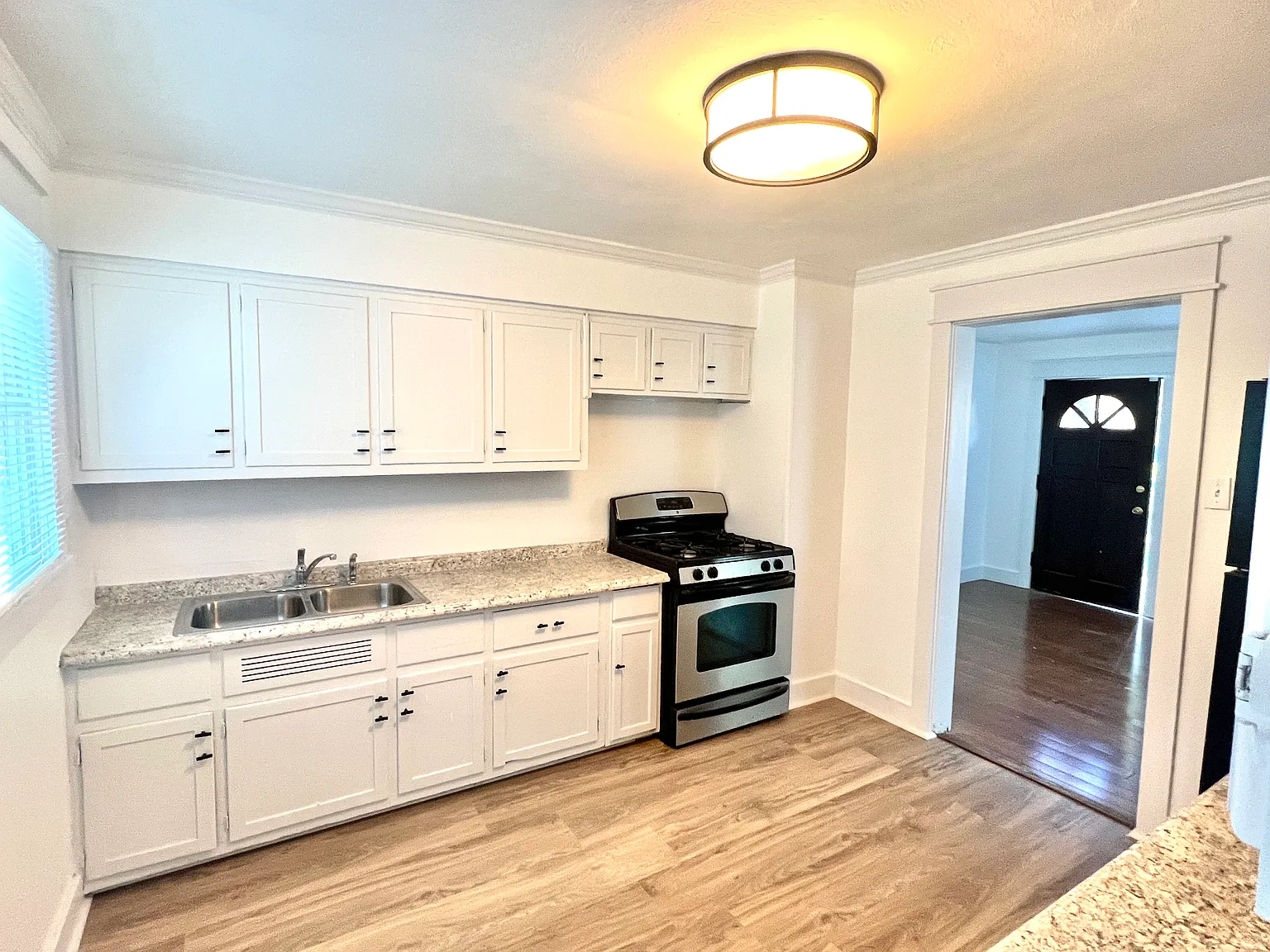 2 bed, 800 sqft, $1,750 — Photo 4