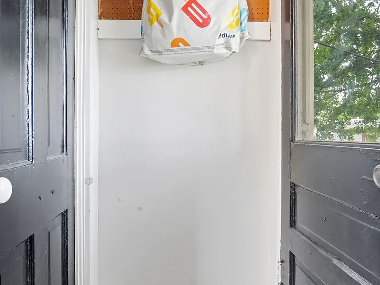 334 W 9th St #1 — Photo 21