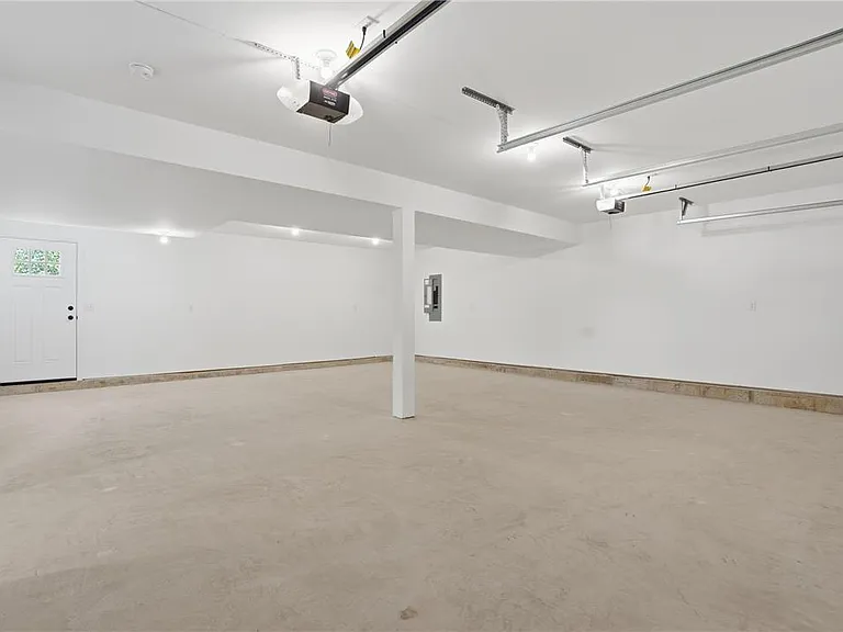 2905 Roosevelt St — Photo 46