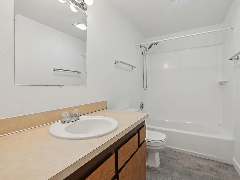 Highlands Apartments — Photo 18