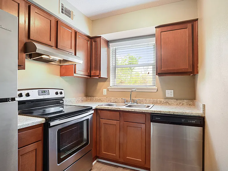 Avalon Apartment Homes — Photo 16
