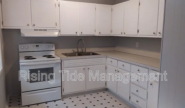 700 Biscayne Dr — Photo 5