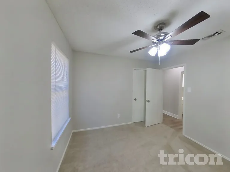 811 Young Dr — Photo 14
