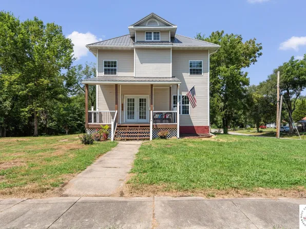 300 S Lexington St, Holden, MO 64040