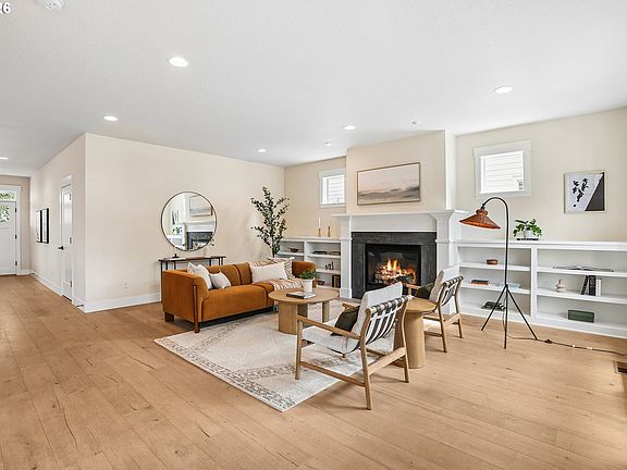 3rd image of 6517 SE Woodstock Blvd Unit A