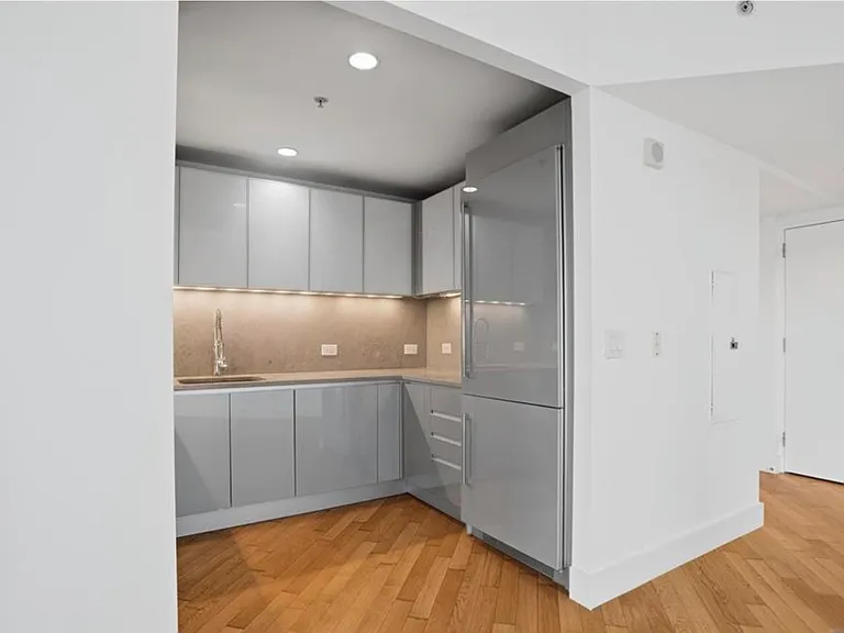 77 Hudson St #2002 — Photo 13
