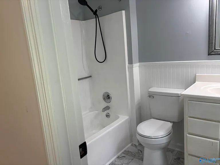 135 Suffolk Dr — Photo 19